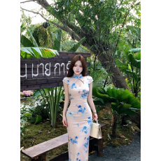 批发实拍 溪亭日暮 杏底蓝调花卉印花镂空旗袍女<b class='q'>春</b>夏修身长裙