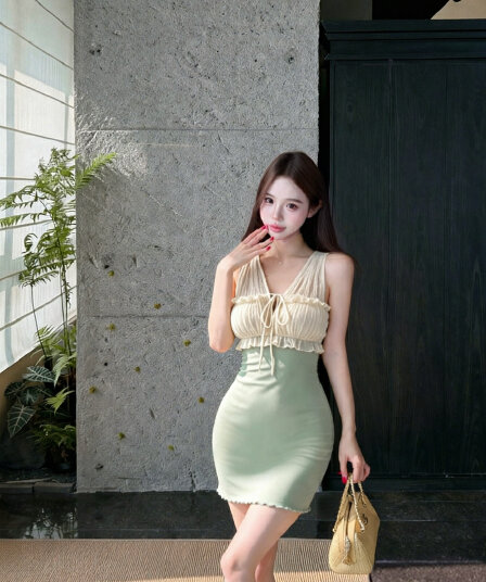 실사 파란색 패치워크 V넥 민소매 조끼 여성 드레스 여름 섹시함 순수한 욕망 몸매 가꾸기 타이트 스커트 짧은 치마