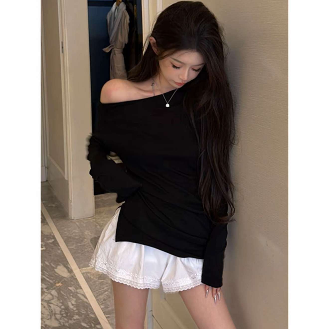 21degrees 블랙 샐러드 어깨 긴팔 맨위 화이트 레이스 자수 반바지