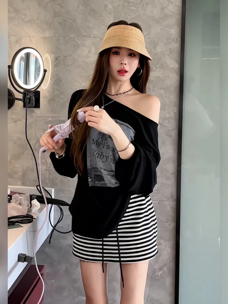 한 부서 패션 느긋한 바람 루즈핏 오프숄더 프린트 자외선 차단 티셔츠 여성 흑백 줄무늬 슬림해 보이는 다용도 미니 스커트 세트