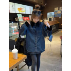 批发2026春季新款设计感拼接丝绒翻领泡泡袖<b class='q'>牛仔</b><b class='q'>衬衣</b>