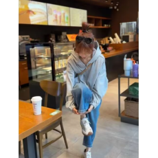 批发2026早春款高品质设计感带钻下摆松紧连帽<b class='q'>卫衣</b>外套