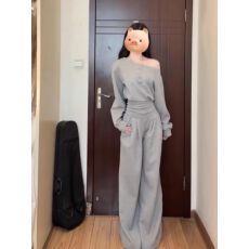 批发秋季穿搭套装2025早秋季<b class='q'>女</b>装休闲运动灰色斜肩<b class='q'>卫衣</b>阔腿裤<b class='q'>两件套</b>装