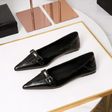 批发法式浅口休闲百搭平底皮带扣小尖头通勤单鞋显瘦小皮鞋女