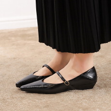 批发简约风气质小尖头坡跟单鞋搭休闲百浅口晚晚鞋一字带玛丽珍鞋