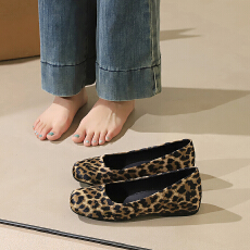 复古圆头浅口单鞋女休闲百搭内增高通勤豹纹芭蕾舞飘鞋奶奶鞋