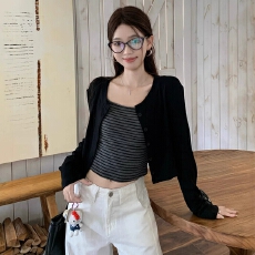 批发小众条纹吊带背心辣妹套装女夏季短款长袖黑色开衫<b class='q'>外套</b>上衣两件套