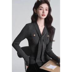 批发<b class='q'>大码</b>女装v领<b class='q'>长袖</b>针织衫秋冬修身收腰内搭打底衫上衣