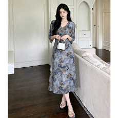 批发大码女装蝙蝠袖V领复古印花收腰连衣裙子