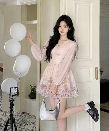 빅 사이즈 여성 의류 프랑스식 꽃무늬 V넥 허리 수축 슬림해 보이는 품격 명문 여성 천 금빛 바람 점프 슈트 치마