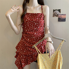 批发实拍 2026夏季度假风碎花小吊带背心女新款设计感不规则修身上衣