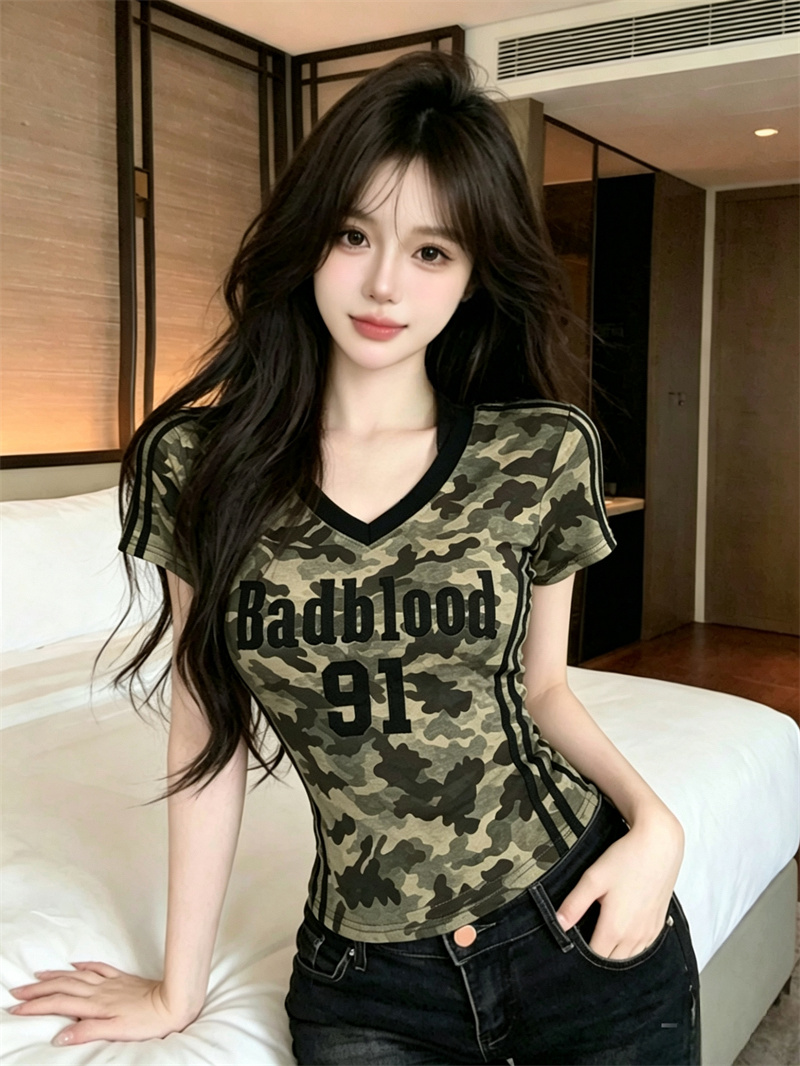 실사 정가 여름 새로운 카모플라주 V넥 반팔 아메리칸 핫걸 몸매 가꾸기 반팔 티셔츠