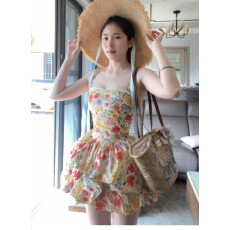 批发法式绝美碎花吊带<b class='q'>连衣裙</b>女装夏季海边度假纯欲气质收腰蓬蓬短裙子