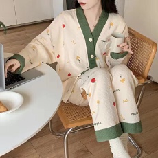 批发女春秋冬季纯棉长袖加厚夹层家居服卡通夹棉女士睡衣长衫长裤套装