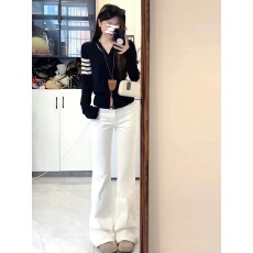 批发<b class='q'>白色</b>微喇<b class='q'>牛仔裤</b>女2025年秋冬小个子高腰修身显瘦喇叭裤子