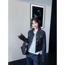 批发韩系独特超好看原牛色短款<b class='q'>牛仔</b>外套女士2026新款秋季正肩<b class='q'>夹克</b>开衫