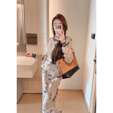 批发潮牌时尚满印字母提花针织毛衣套装女秋季长袖上衣休闲裤一整套