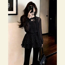 批发春季绝美小上衣炸街独特漂亮小衫轻奢高级感减龄洋气黑色<b class='q'>波点</b><b class='q'>衬衫</b>