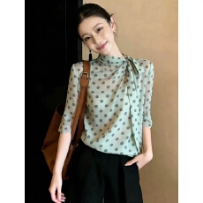 批发轻熟风绿色<b class='q'>波点</b><b class='q'>衬衫</b>女2026春季新款高级感独特漂亮蝴蝶结飘带上衣