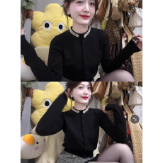 批发法式小香风镶钻圆领<b class='q'>针织</b><b class='q'>开衫</b>女秋季高级感独特超好看毛衣外套上衣