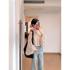 批发实拍 法式一字肩波点上衣短款<b class='q'>长袖</b><b class='q'>雪纺衫</b>