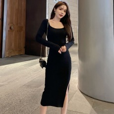 批发性感<b class='q'>黑色</b>连衣裙女气质长裙秋季2026新款<b class='q'>打底裙</b>子开叉高级感小黑裙