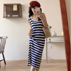 批发蓝色条纹<b class='q'>连衣裙</b>女海边度假风宽松背心针织沙滩裙子慵懒风休闲长裙