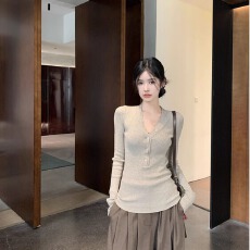 批发辣妹v领<b class='q'>长袖</b>毛衣针织衫女2026年春季气质内搭修身显瘦<b class='q'>打底衫</b>上衣