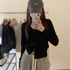 批发黑色薄款宽松针织开衫女2026年秋季新款V领小众休闲<b class='q'>长袖</b>毛衣外套
