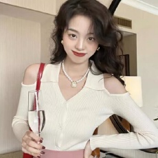批发设计感翻领露肩时尚针织衫女2026年秋冬女新款气质显瘦<b class='q'>T</b><b class='q'>恤</b>上衣ins