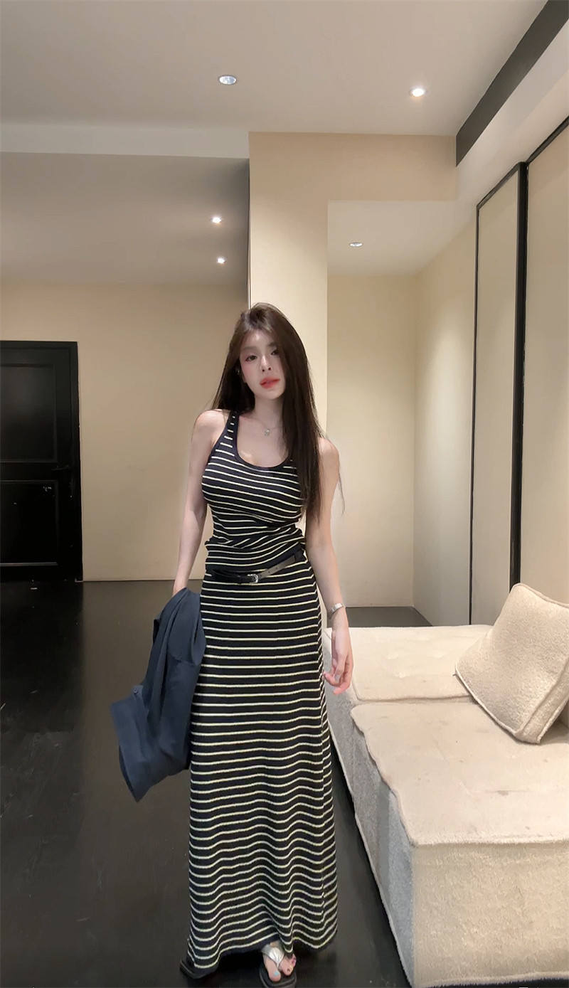 실사 정가 여름 새로운 레트로 스트라이프 몸매 가꾸기 슬림해 보이는 조끼 반신 스커트 가져 가라. 오픈 가디건 세트 벨트 포함