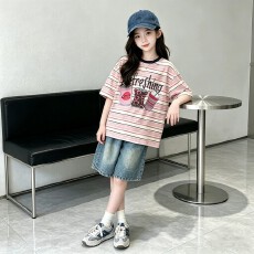 批发<b class='q'>女童</b>夏<b class='q'>季</b>短袖宽松条纹T恤上衣2026新款夏季时尚女大童韩版嘻哈