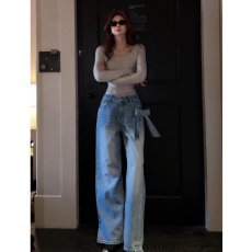 批发流行一整套2026春季新款时尚<b class='q'>韩版</b>设计感修身上衣牛仔裤两件套