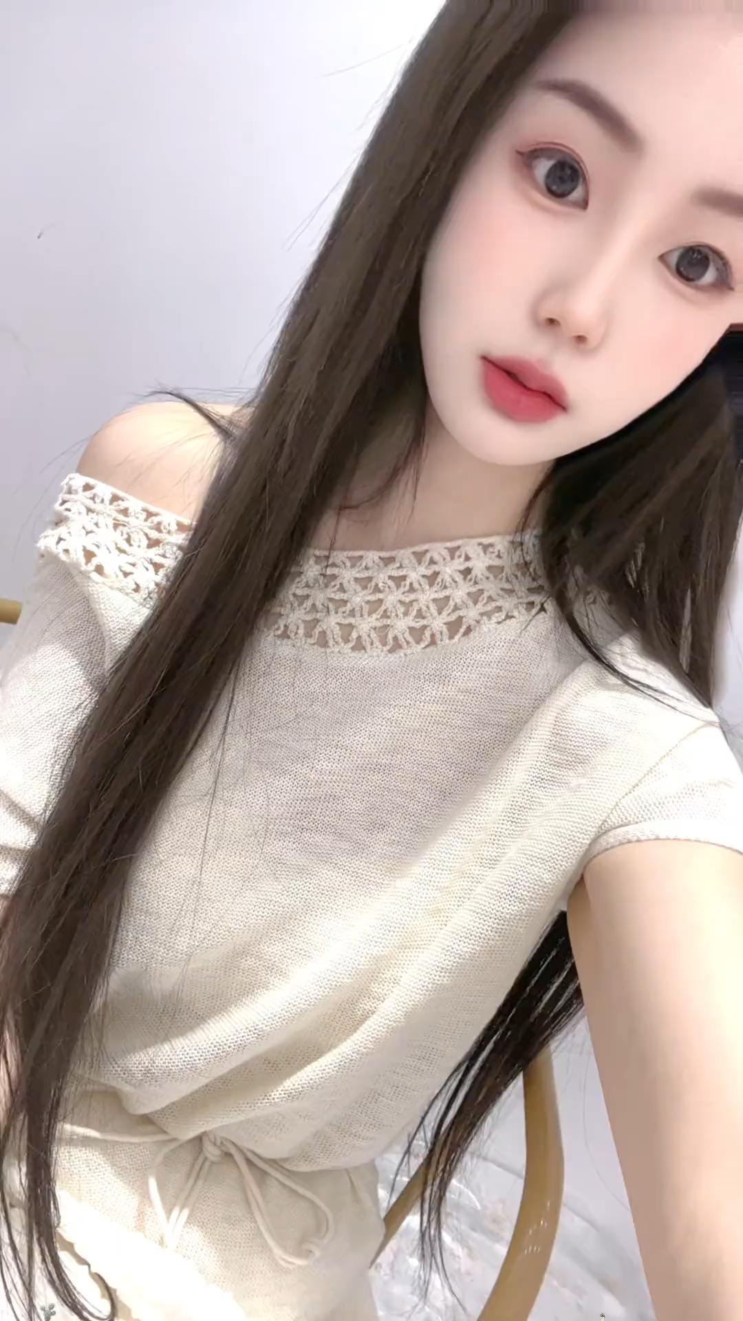 올해 패션 착용 가져 가라. 홀로우 아웃 레이스 허리 수축 2026 여름 새로운 연령 감소 다용도 반팔 니트 스웨터