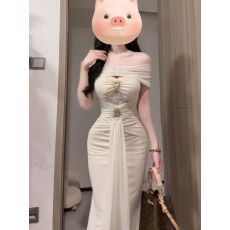 批发气质名媛轻奢蕾丝镂空抹胸<b class='q'>裙</b>一字肩<b class='q'>修身</b>收腰鱼尾包臀长<b class='q'>裙</b><b class='q'>夏季</b>新款