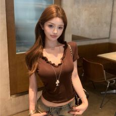 批发人棉 木耳边v领<b class='q'>短袖</b><b class='q'>T</b><b class='q'>恤</b>女夏季2026新款纯欲风性感正肩上衣