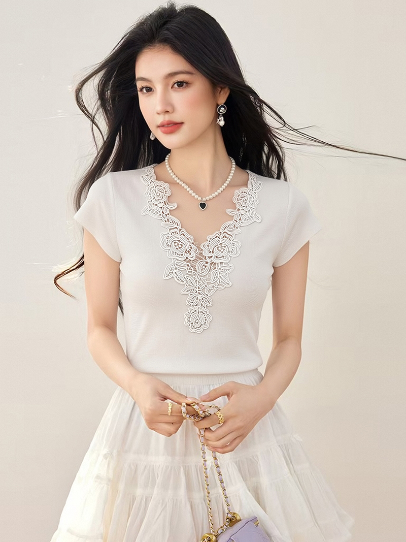 RY3189# 2026夏季法式蕾丝拼接V领短袖T恤女修身显瘦气质上衣