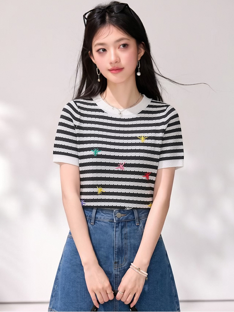 벌 자수 스트라이프 홀로우 아웃 니트 반팔 여성 패션 몸매 가꾸기 연령 감소 맨위