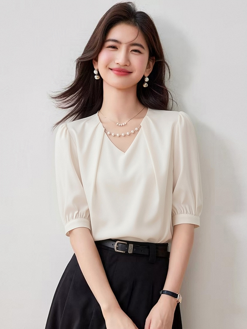 실사 2026 여름 V넥 거품 소매 반팔 셔츠 품격 부드러운 새틴 체인 맨위