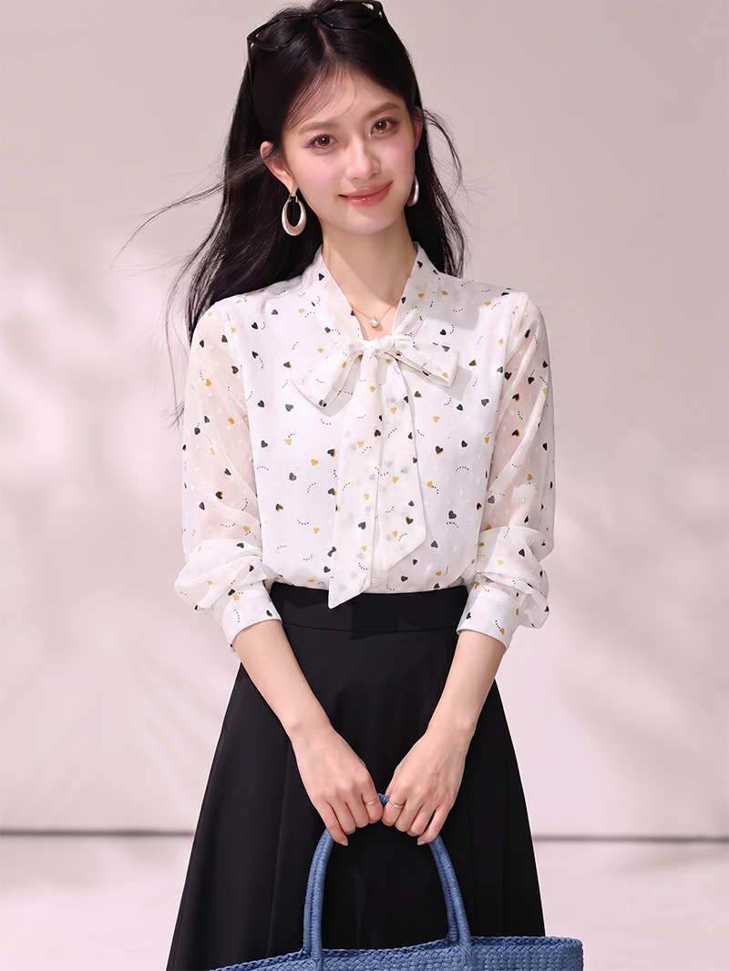 실사 2026 가을 새로운 꽃무늬 긴팔 시폰 셔츠 여성 나비 매듭 작은 셔츠 표지 배 슬림해 보이는