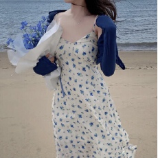 批发实拍大码 <b class='q'>韩国</b>chic甜美碎花度假风吊带<b class='q'>长裙</b>＋显白长袖防晒开衫