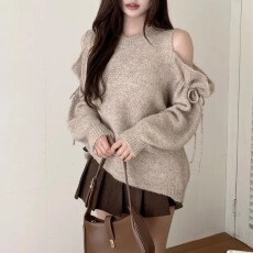 批发大码实拍 韩国chic开春新款设计感小众露肩<b class='q'>针织衫</b>宽松显瘦上衣