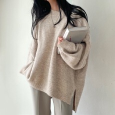 批发现有货 韩国chic<b class='q'>圆领</b>毛衣宽松慵懒中长款下摆开叉<b class='q'>针织</b>衫