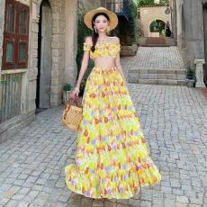 批发海边度假穿搭一字肩抹胸半身<b class='q'>长裙</b>两件套三亚泰国绝美黄色碎花套装