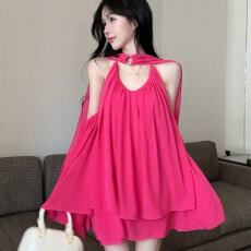 批发时尚辣妹性感露肩吊带<b class='q'>连衣裙</b>女秋季洋气百搭玫红色A字裙短裙ins潮