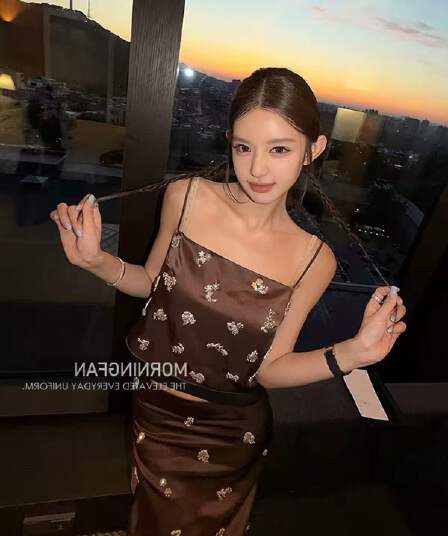 소금 연 矜贵 m1u 세트 고급 무거운 작업 훈련 훈련 조끼 배색 새틴 반신 스커트