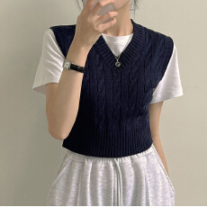 批发韩版马甲背心毛衣叠穿<b class='q'>通勤</b>麻花V领针织背心学院风纯色套头衫无袖