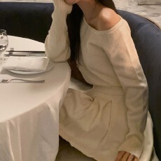 批发早春新款韩版长袖毛衣单边<b class='q'>露肩</b>性感毛衣优雅纯色斜领收腰针织<b class='q'>上衣</b>