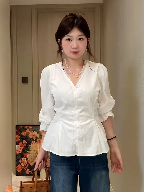 빅 사이즈 프랑스식 품격 레이스 조각 V넥 긴팔 여성 셔츠 가을 지방 mm 꼬집기 허리 자이언트 슬림해 보이는 화이트 맨위