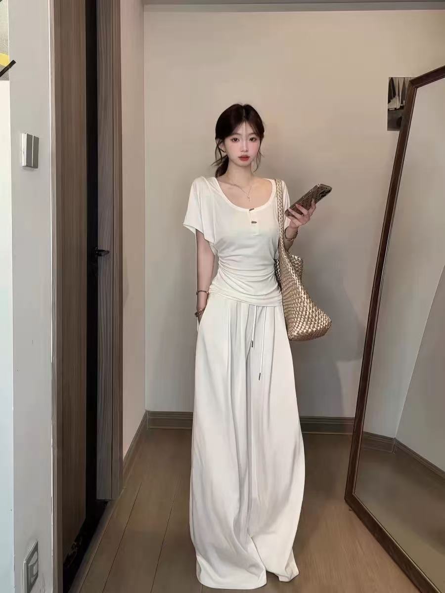 빅 사이즈 지방 mm 한 부서 느긋한 느슨함 디자인 센스 반팔 티셔츠 여름 허리 수축 소뿔 버클 V넥 순수한 욕망 맨위 여성
